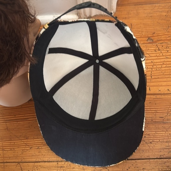 Vogue Magazine Print Cap unisex